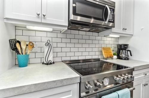 Four Points Coastal Comfort in Oceanside, USA