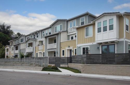 Four Points Coastal Comfort in Oceanside, USA
