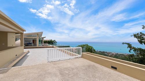 Villa Cabo with Panoramic Sea Views thumbnail 2