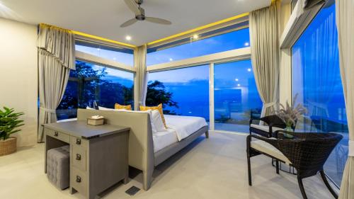 Villa Cabo with Panoramic Sea Views thumbnail 3