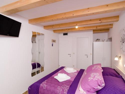 Lavender Garden Apartments - Studio Apartment First Floor - APT 3 - Tap to explore photos