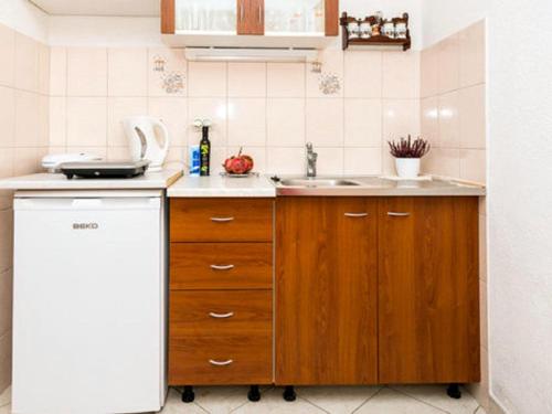 Apartments Nicol - One-Bedroom Apartment with Terrace 4