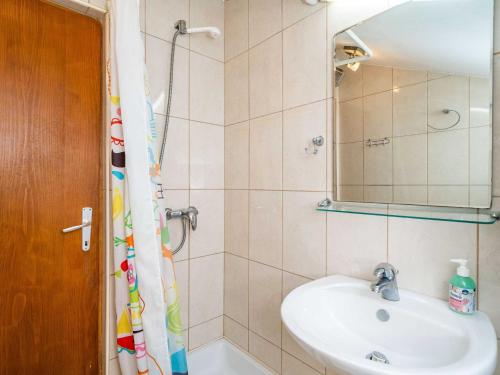 Apartment Matej - One Bedroom Apartment rtava s Dakse