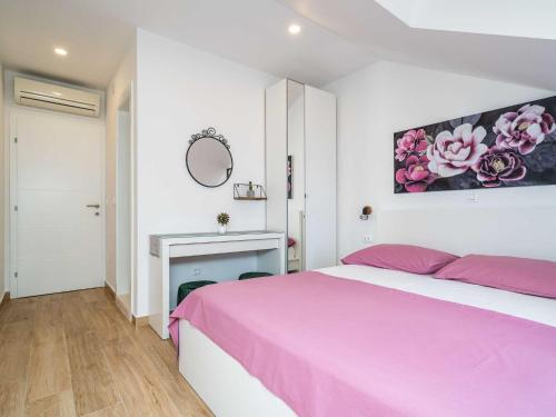 Apartment & Rooms Papa - Superior Double or Twin Room with Balcony and Partial Sea View Soba 1, Mlini (foto 5)