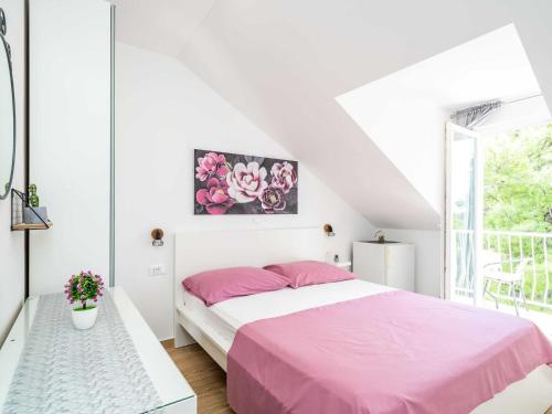 Apartment & Rooms Papa - Superior Double or Twin Room with Balcony and Partial Sea View Soba 1, Mlini (foto 8)