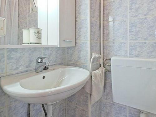 Apartments Grljevic - Studio Apartment with Sea View and Balcony A2