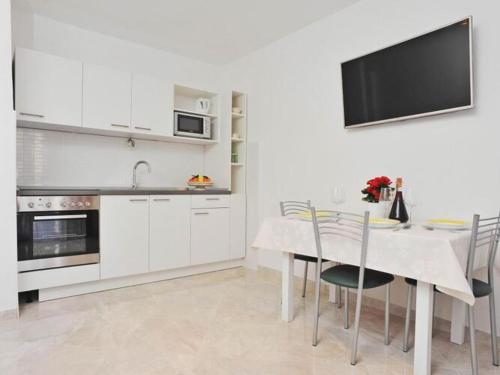廚房, Apartments Lenka - One Bedroom Apartment with Balcony and garden View A2 in 蘇堤文