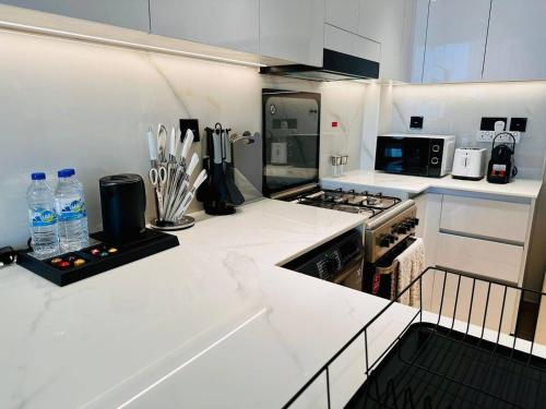 Modern 1br In Jvc Fully Furnished & Balcony, Dubai (foto 9)