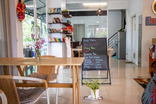 Szórakozási lehetőségek, Burmese Corner in Khao Lak