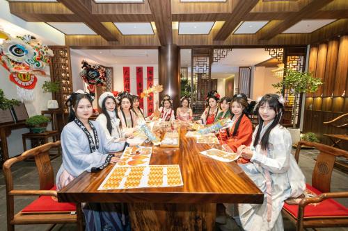 鸿胪花园酒店 入住赠送百威啤酒2瓶 鸿胪花园酒店 入住赠送百威啤酒2瓶