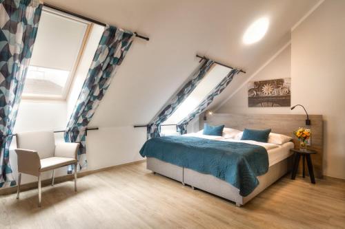 Superior Double Room - Attic image 5