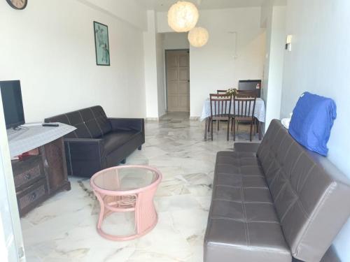 Glory Beach Resort 2 Room & 3 Room At PD - Tap to explore photos