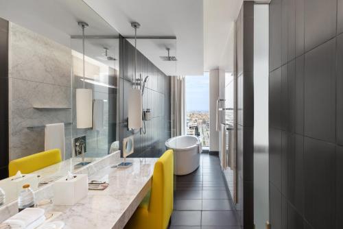 room detail thumbnail 2