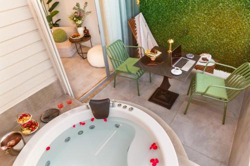 Double room, superior, jacuzzi, balcony