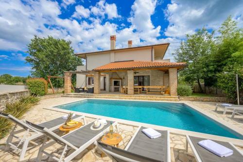 Villa Antonija by IstriaLux in Krmed