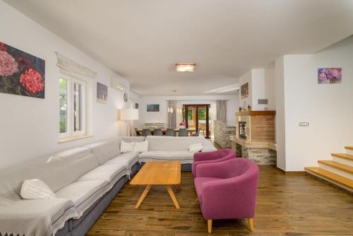 Villa Antonija by IstriaLux in Krmed