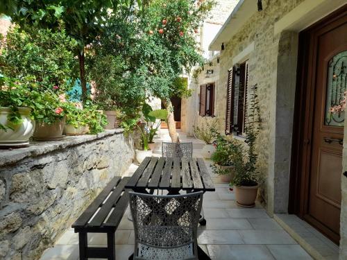 Archontiko Anastasia in Nikos Kazantzakis