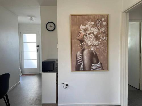 Cosy And Stylish Single Level 2 Bed Home Near CBD in Phillpstown