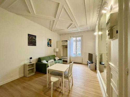 Proche Paris - Le Boudoir - 20C in Шато