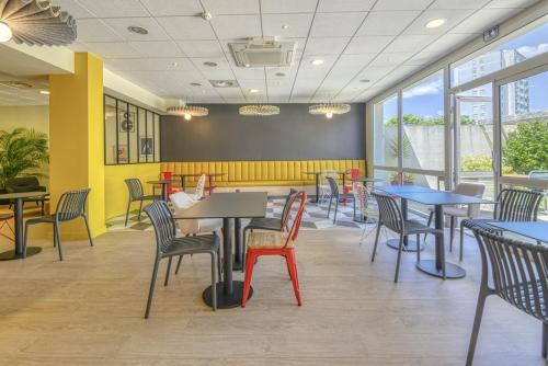 อาหารและเครื่องดื่ม, ไอบิส โชเลต์ (ibis Cholet) in โชเลต์