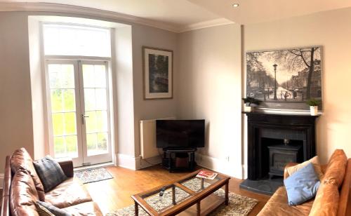 Spacious New Town Garden Flat, Edinburgh