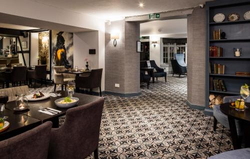 Pub/Lounge, The Holt Hotel in Steeple Aston