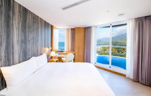 Kenting Long Beach Hotel in Checheng Township