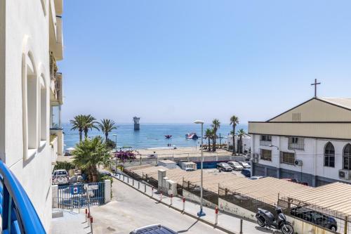 Apartamento en la playa con piscina comunitaria - image 13