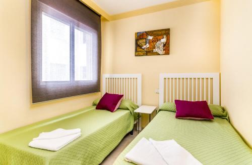Apartamento en la playa con piscina comunitaria - image 10