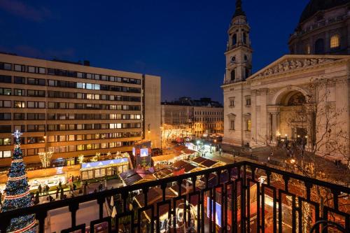 Heart of Budapest Luxury Apartment with Amazing View - image 9