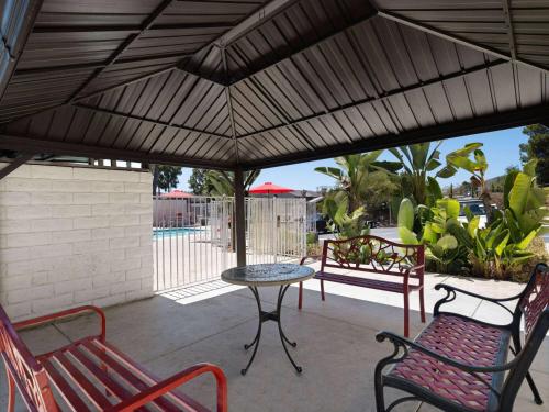 Ramada by Wyndham Poway - image 12