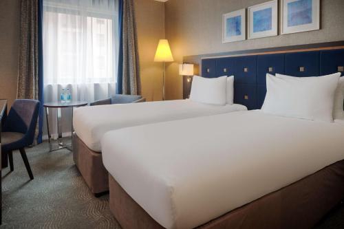 DoubleTree by Hilton Woking - image 13