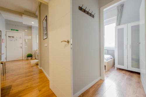 Excelente piso de 3 habitaciones en La Latina-Centro - image 6