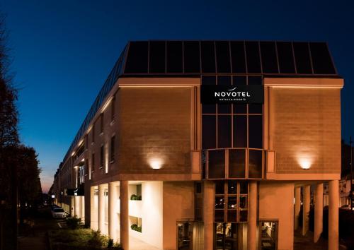 Novotel Château de Versailles - image 2