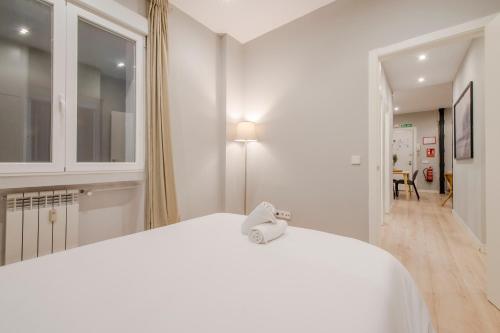 Acogedor Apt 3 habitaciones y terraza en el Centro de Madrid, Madrid