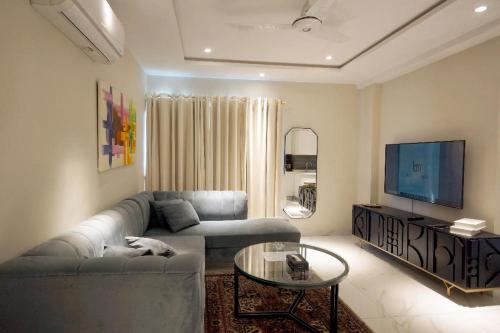 BNR - The Opus Residences 1-Bed Apartment Gulberg - image 14