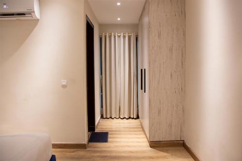 2 Bedroom Luxury Apartment - The Opus Luxury Residences by Book N Rent - image 11