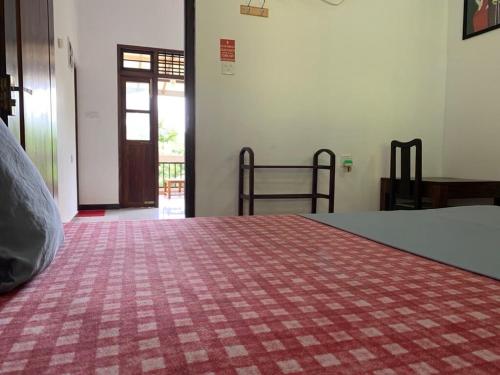 Deluxe King Room image 3