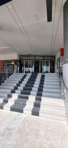 Shops, Independent Two Bedrooms Appartment with kitchen in Malir