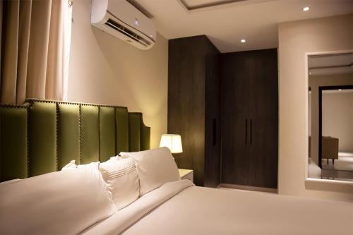 BNR - The Opus Residences 2-Bed Apartment Gulberg Lahore, Lahore (foto 5)