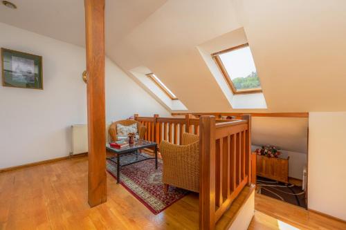 塞爾布之家旅館 (Casa cu Cerb) in 錫吉什瓦拉