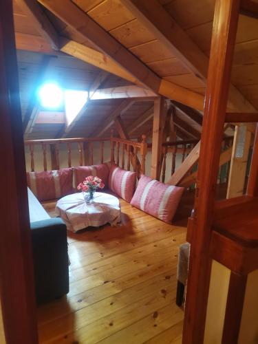 2 bedrooms, 2 beds