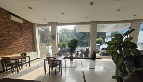 N2 Hotel Gunung Sahari in Monas