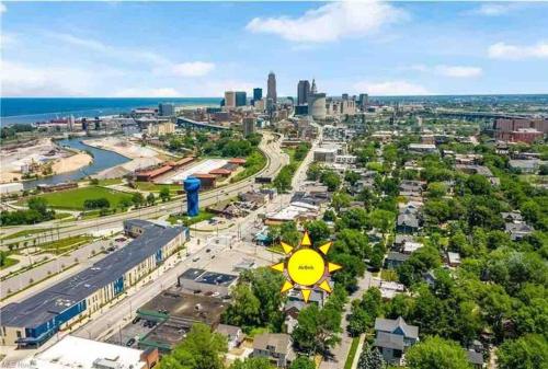 Stylish King Bed, 2BDRM, 1 Mile to DTWN, Game Room, Кливленд (фото 9)