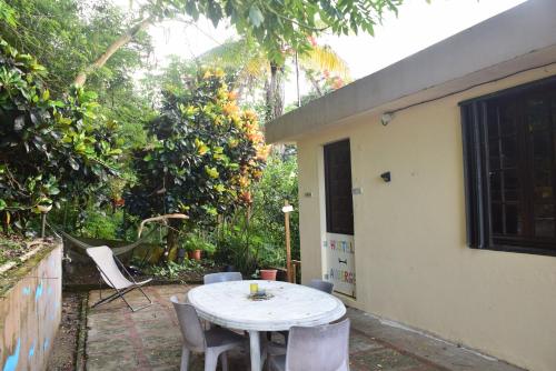 Top Hill Hostel- Martinique- auberge dortoir in La Trinite