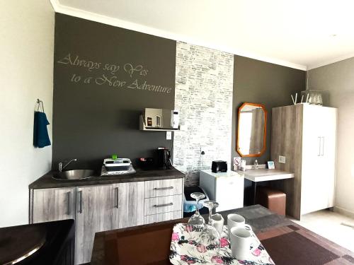 Silver Oaks Airbnb in Long Acres Country Estate