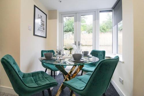 Facilities, Cosy Modern 3 Bedroom House in Bradford City in Wibsey