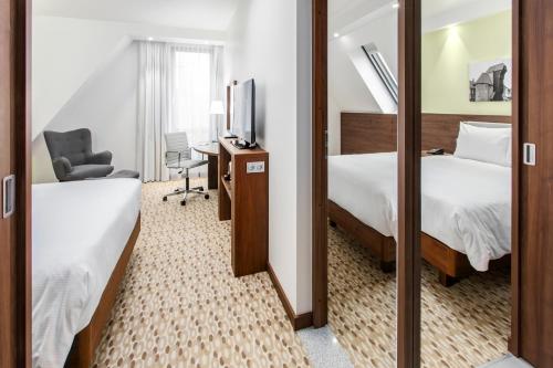 Hampton By Hilton Gdansk Oliwa - image 12