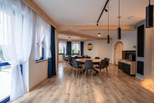 Villa na pagórku Limanowa (Villa na pagorku Limanowa) in Żmiąca