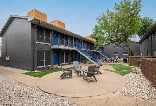 Lavishly Lonestar-walk To At&t Stad Ent District in Arlington, USA